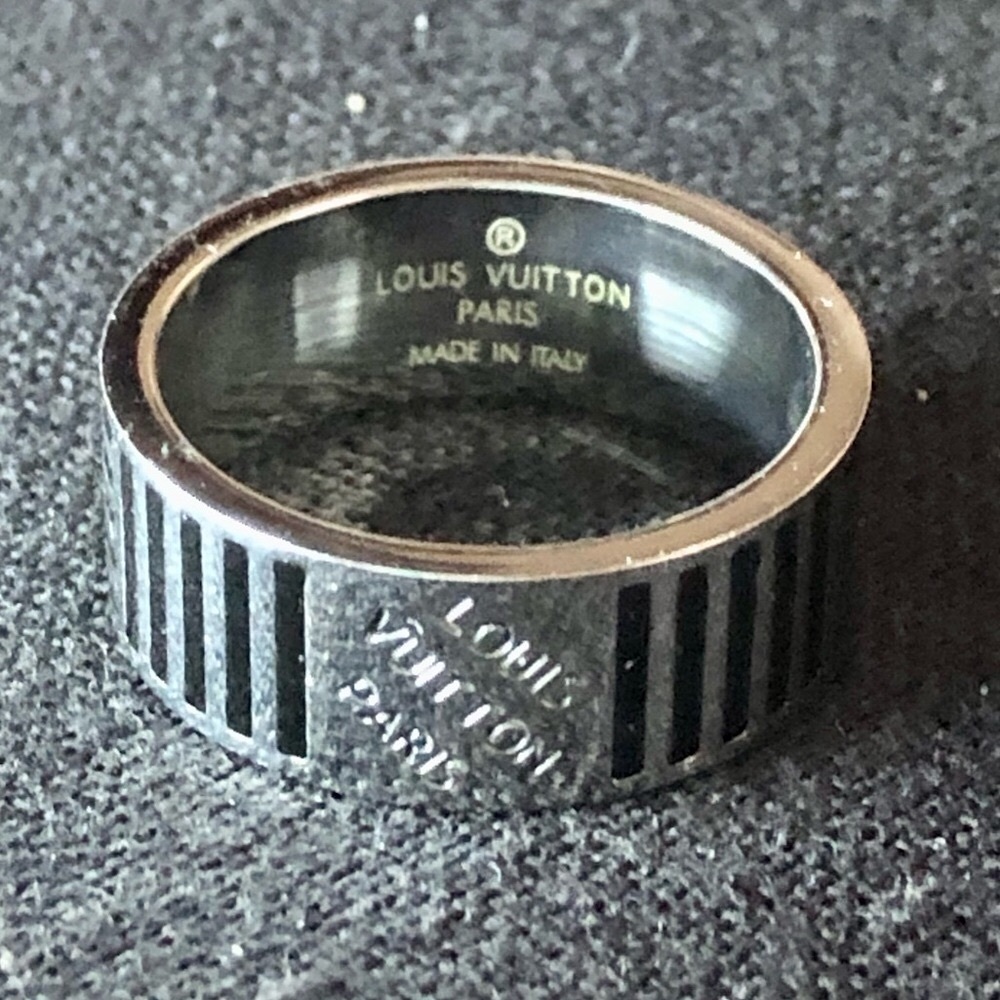LOUIS VUITTON LV Damier Silver & Black Damier Ring Size 10 (L, 22) NWOT - Picture 6 of 11